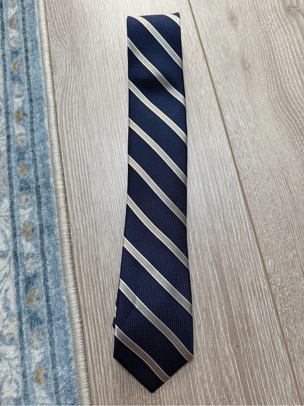 Tommy Hilfiger Silk Striped Printed Tie business formal dressy wedding GWU